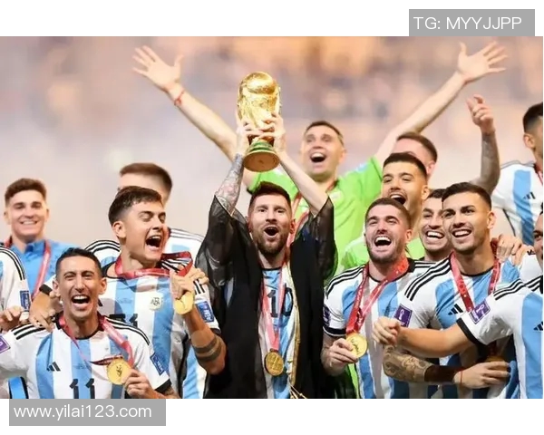 梅西带领阿根廷勇夺世界杯冠军重回巅峰 足球历史再添传奇篇章 梅西带领阿根廷勇夺世界杯冠军重回巅峰 足球历史再添传奇篇章