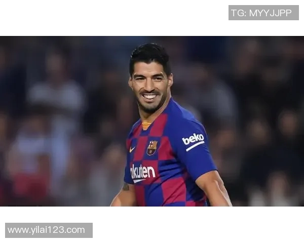 球星静心打坐放松身心,展现足球运动员内在力量与专注态度 球星静心打坐放松身心,展现足球运动员内在力量与专注态度