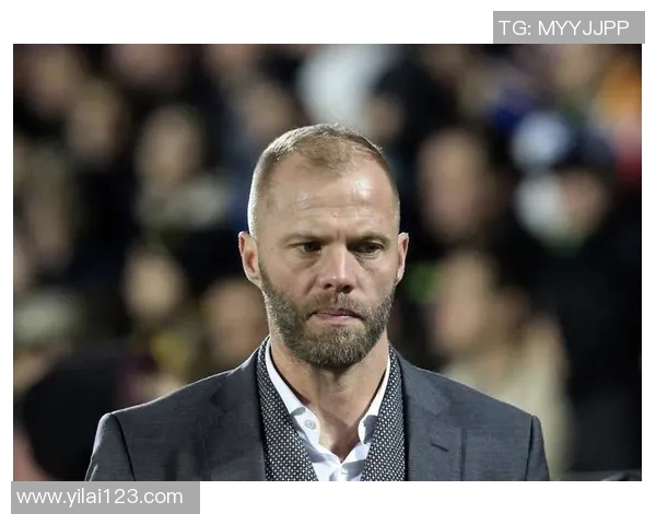 足球传奇:球星生涯历程与成就解析从青训到巅峰荣耀 足球传奇:球星生涯历程与成就解析从青训到巅峰荣耀